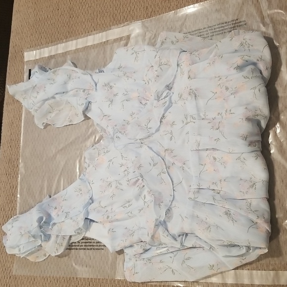 Tie Back Romper - Picture 5 of 9